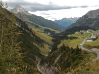 Den Rundweg über die alte Salzstrasse im Blick