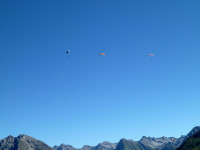 Paragleiter oberhalb der Jöchelspitze