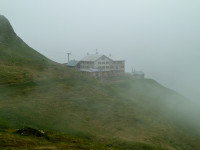 Kemptner Hütte im Nebel