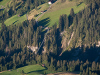 Hängebrücke in Holzgau von der Jöchelspitze