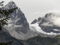 Hanauer Hütte - links die Dremelspitze ein Kletterberg