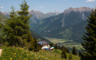  Bernhardseckhütte - Blick ins Lechtal