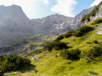 08_Wanderer_beim_Kaufbeurer_Haus.jpg