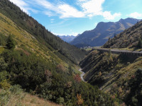 Links und rechts vom Krumbach verläuft der Rundweg