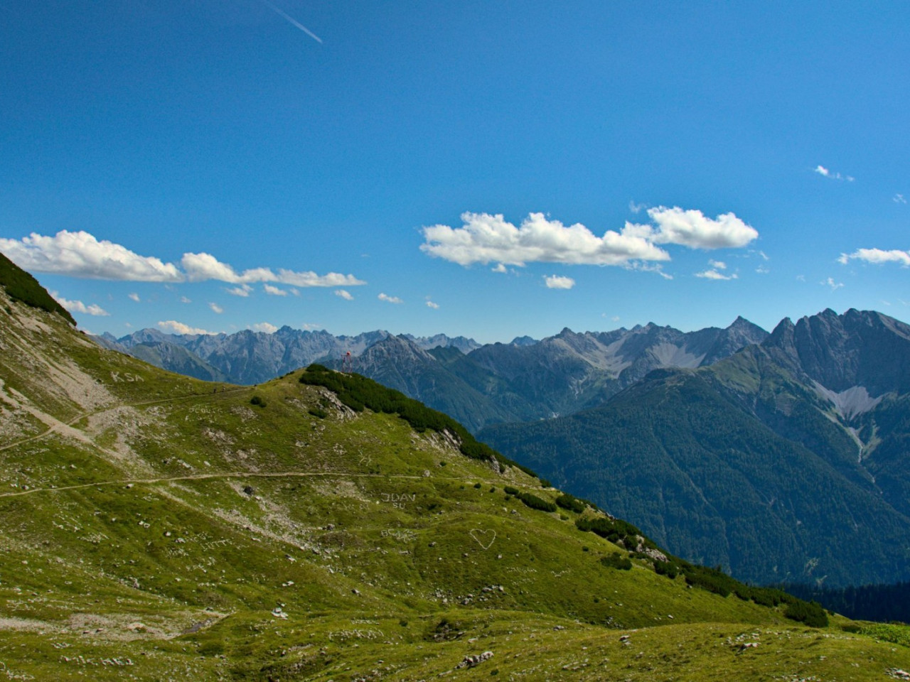  Blick zum Auf/-Abstiegsweg und die Lechtaler Alpen