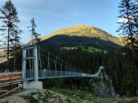 Hängebrücke und Jöchelspitze