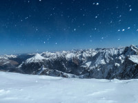 Am Gipfel - vom Wind aufgewirbelter Schnee